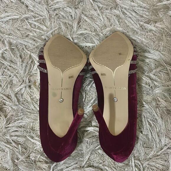 NWOB Vince Camuto Faine Plush Velvet Embellished Stiletto Pumps in Magenta Sz 6 - Picture 11 of 12